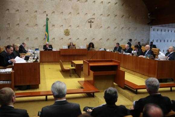 Maioria do Supremo mantém Renan Calheiros na presidência do Senado