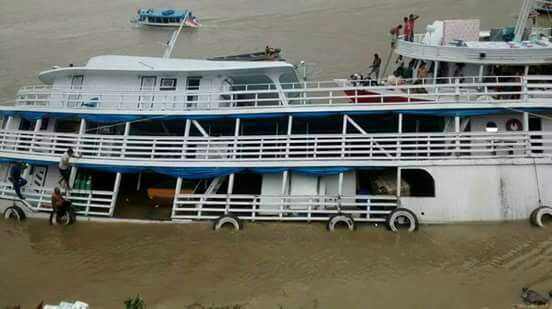 Barco que saiu de Manaus para Maraã naufraga no Rio Purus, no Amazonas - Imagem: Divulgação